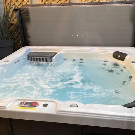 Avec Jacuzzi Proche De Bayeux Nyaraló