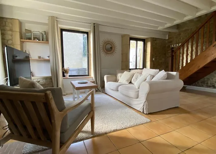 Avec Jacuzzi Proche De Bayeux Holiday home Juaye-Mondaye