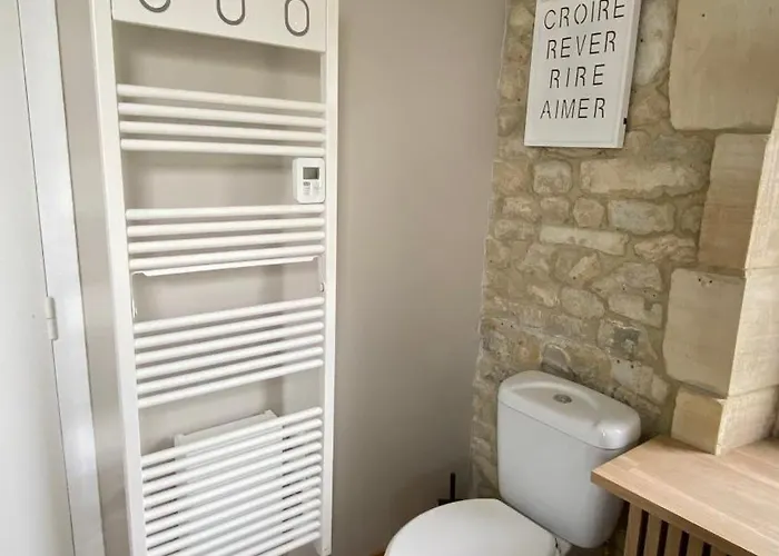 Holiday home Avec Jacuzzi Proche De Bayeux Juaye-Mondaye